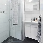 Roomsly - Balcony Near Charming Cobblestone Streets * Bergen