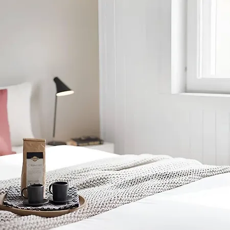 Roomsly - Balcony Near Charming Cobblestone Streets *
